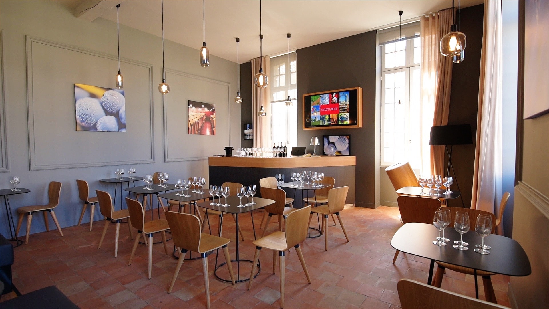 Tasting Lounge - House of Wine of Saint-Emilion