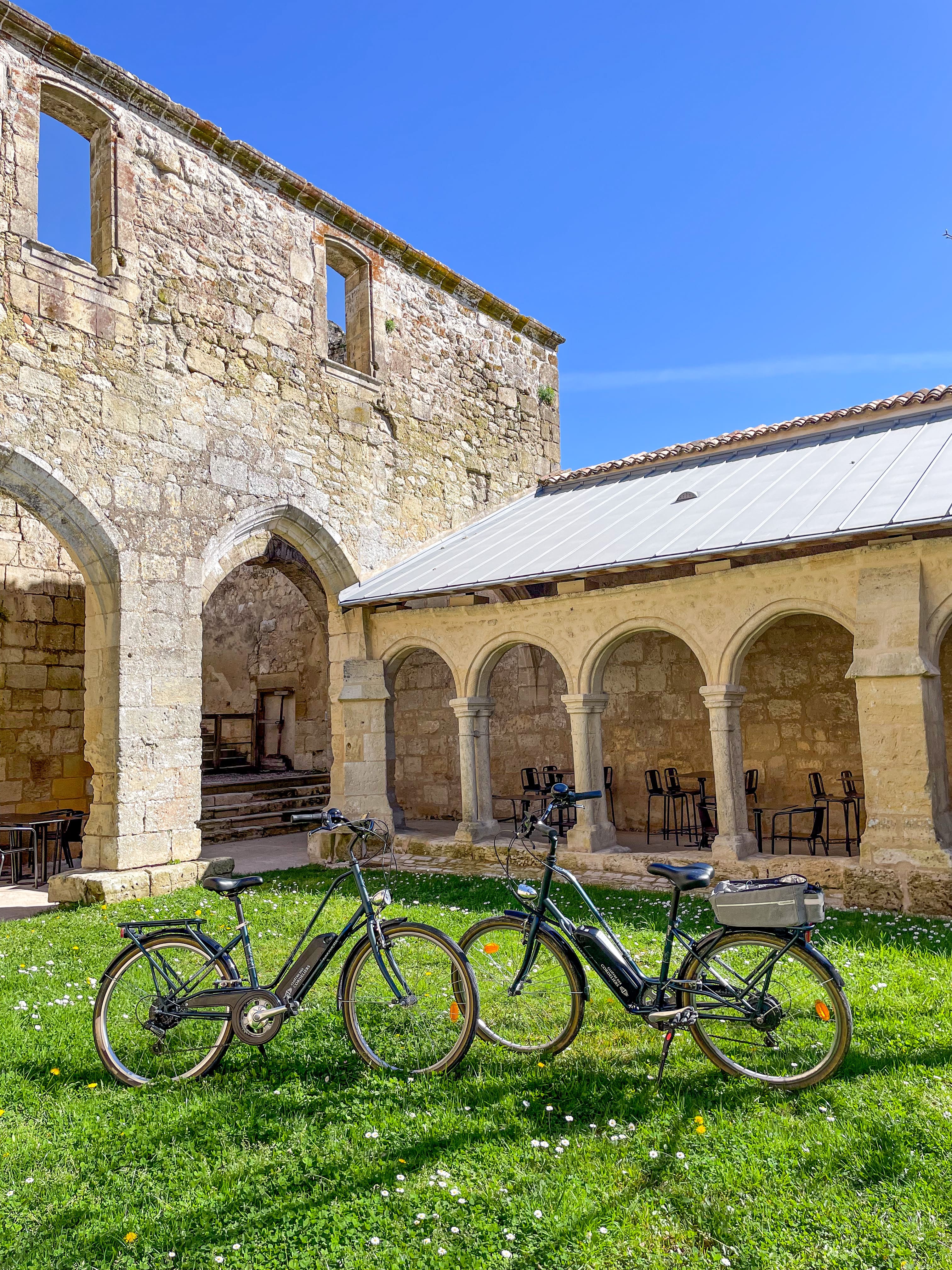 Les Cordeliers - Electric bike rental